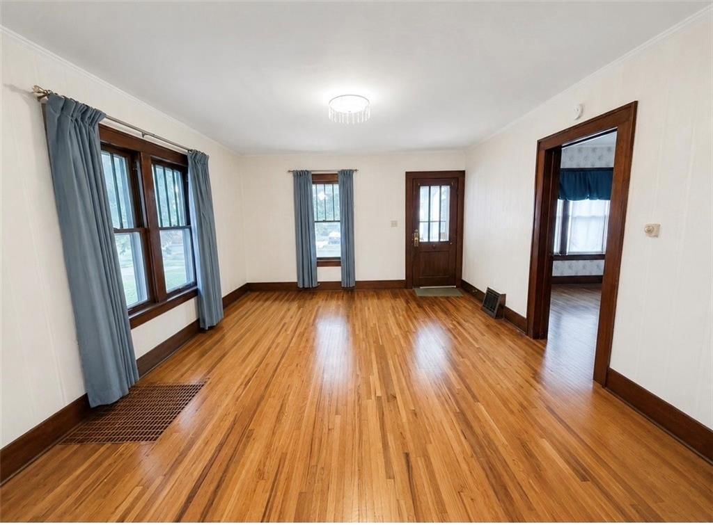 417 S Walnut Street — photo 7