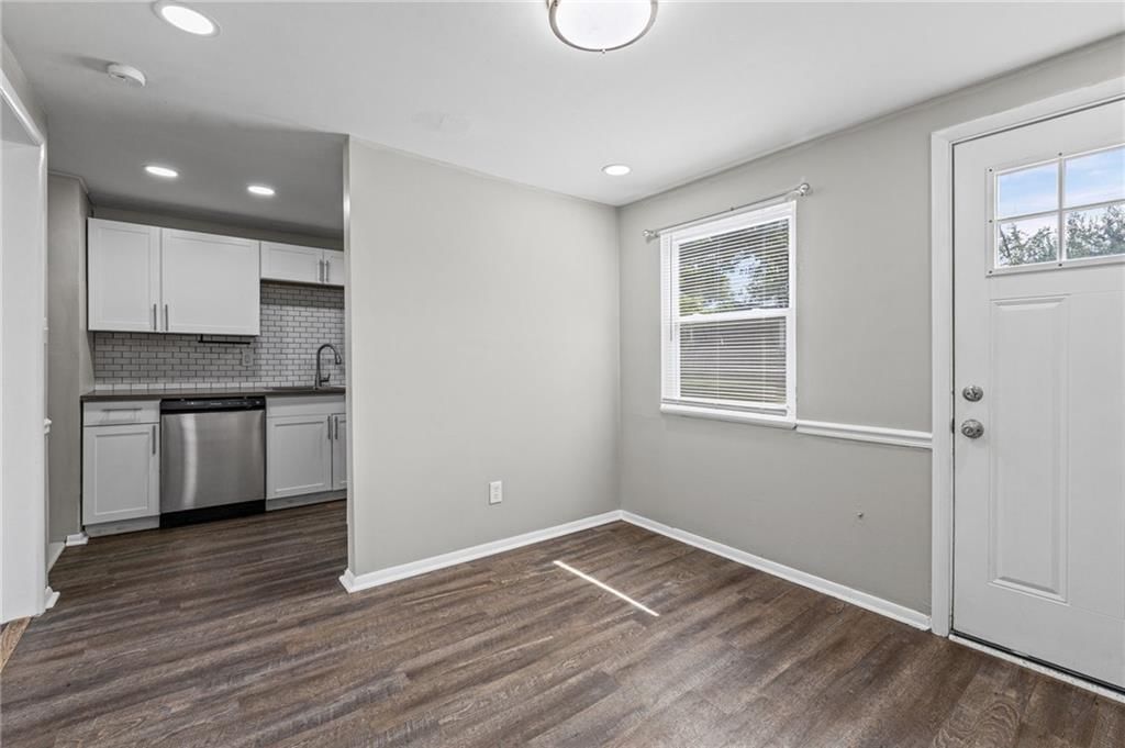 1713 N Whitney Road — photo 8