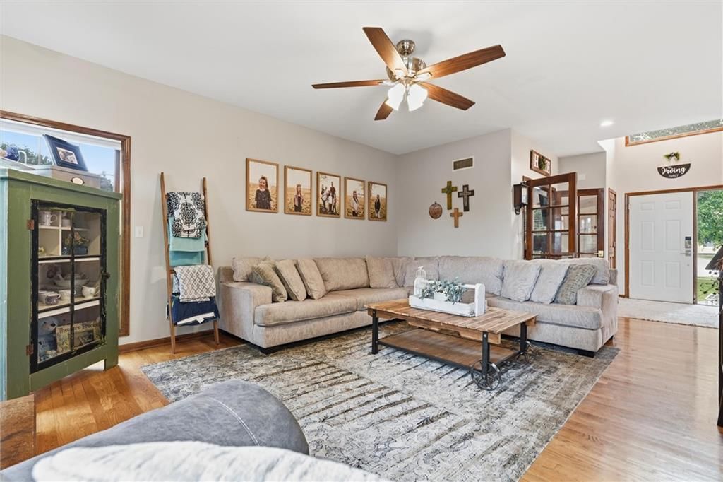 809 Cottonwood Place — photo 8