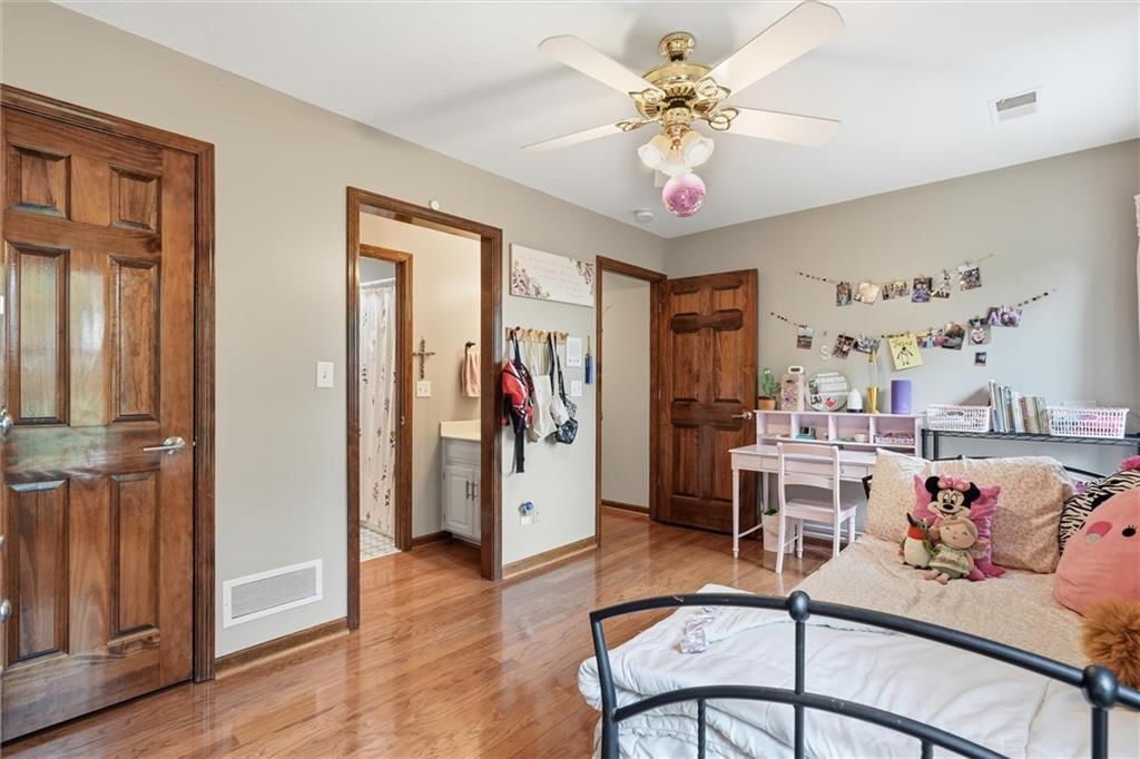 809 Cottonwood Place — photo 33