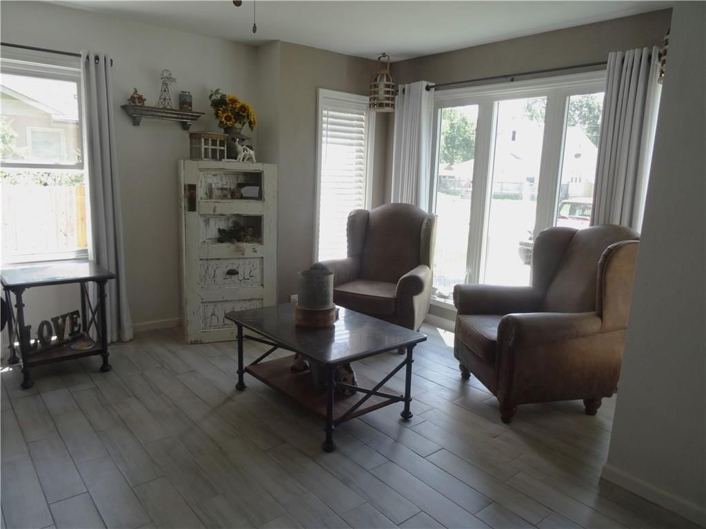 118 W Walnut Street — photo 9