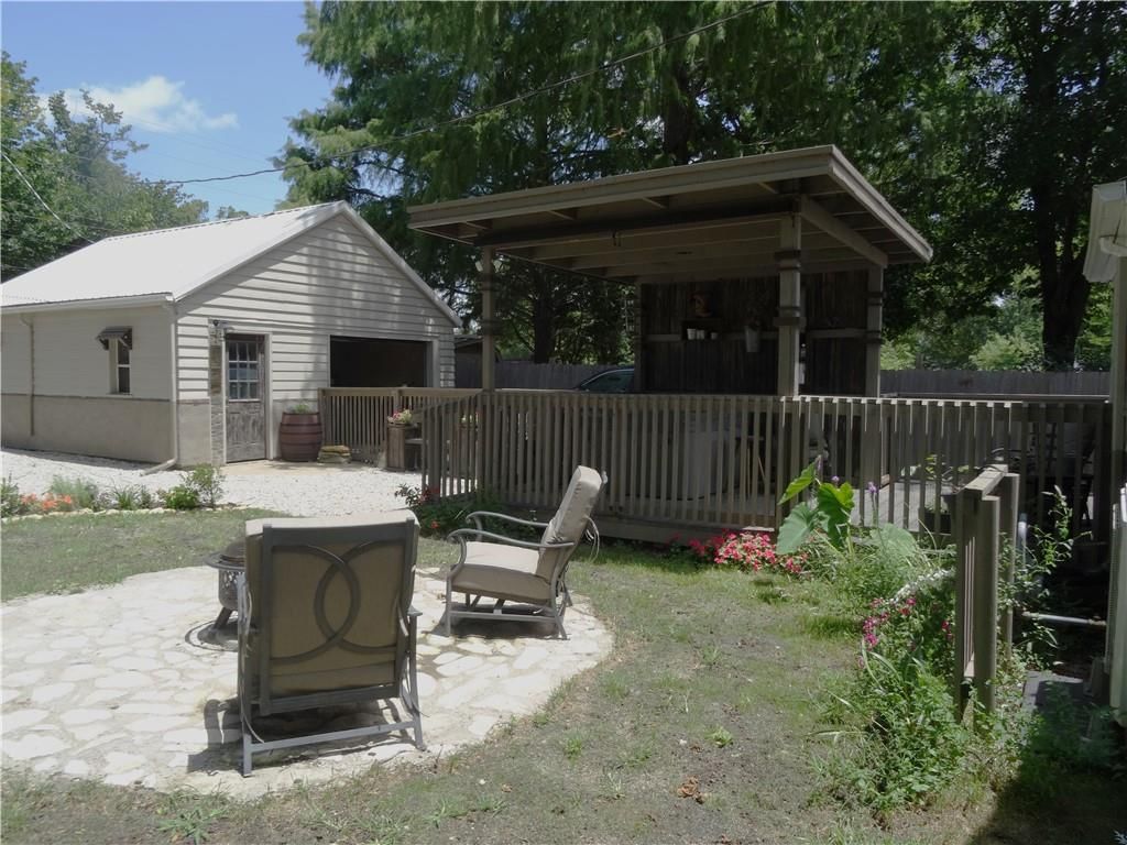 118 W Walnut Street — photo 58
