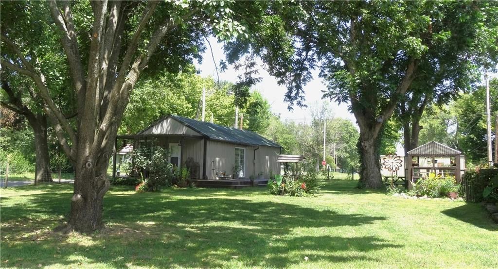 118 W Walnut Street — photo 67