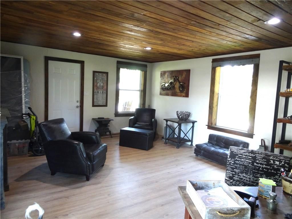 118 W Walnut Street — photo 75