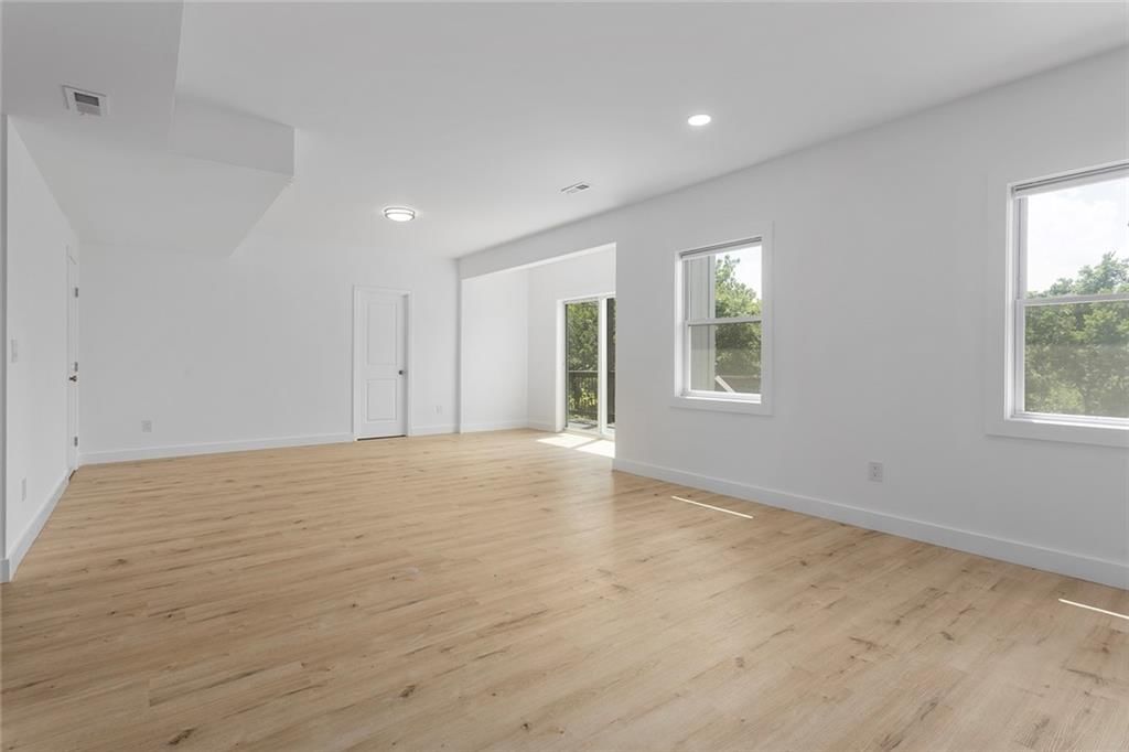 8492 Valley Spring Drive — photo 34