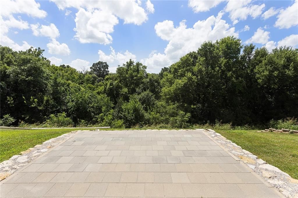 8492 Valley Spring Drive — photo 45