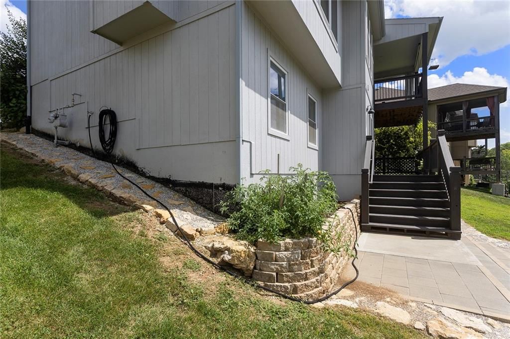 8492 Valley Spring Drive — photo 49