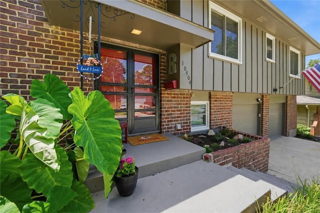 10404 Wyandotte Street — photo 3