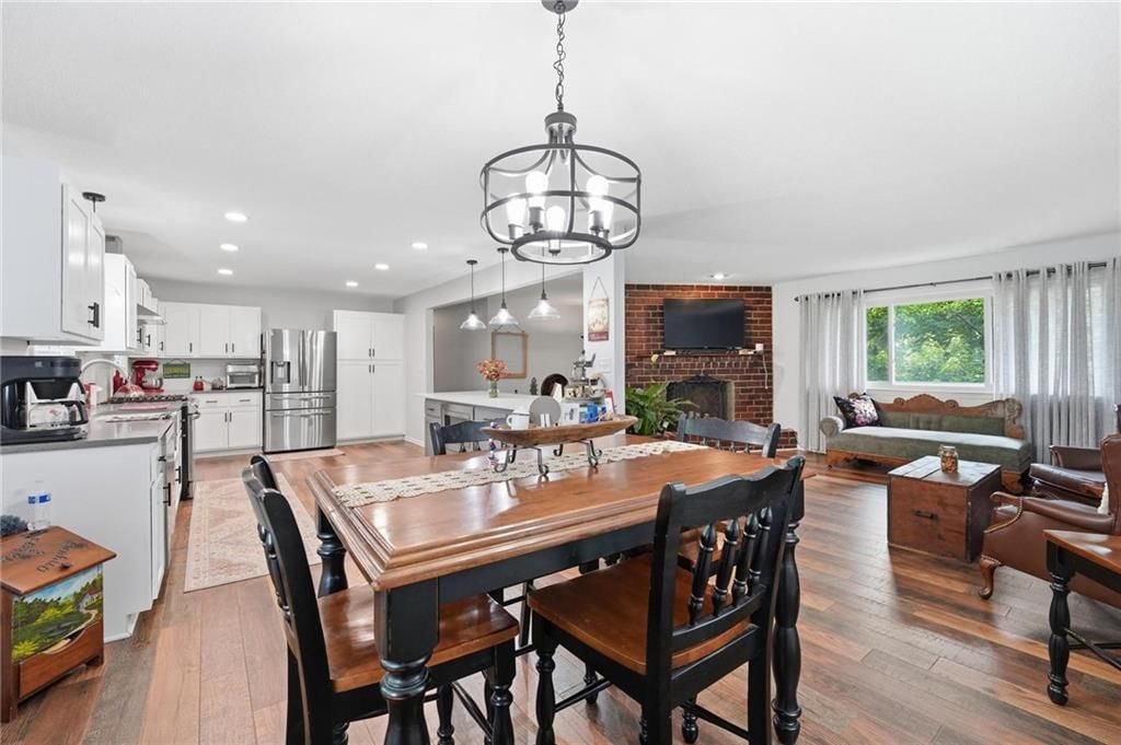 10404 Wyandotte Street — photo 10