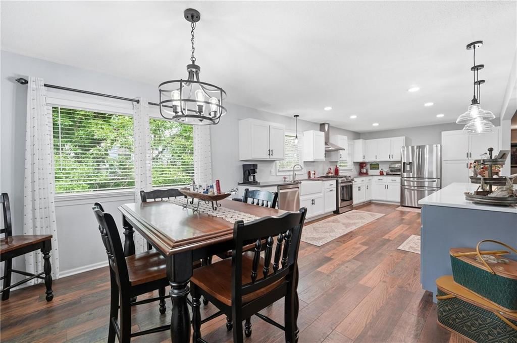 10404 Wyandotte Street — photo 11