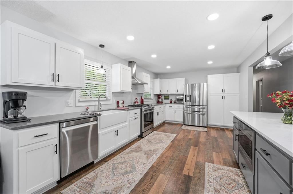 10404 Wyandotte Street — photo 13