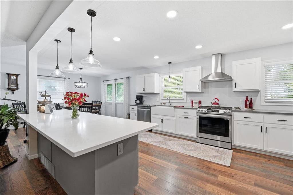 10404 Wyandotte Street — photo 16