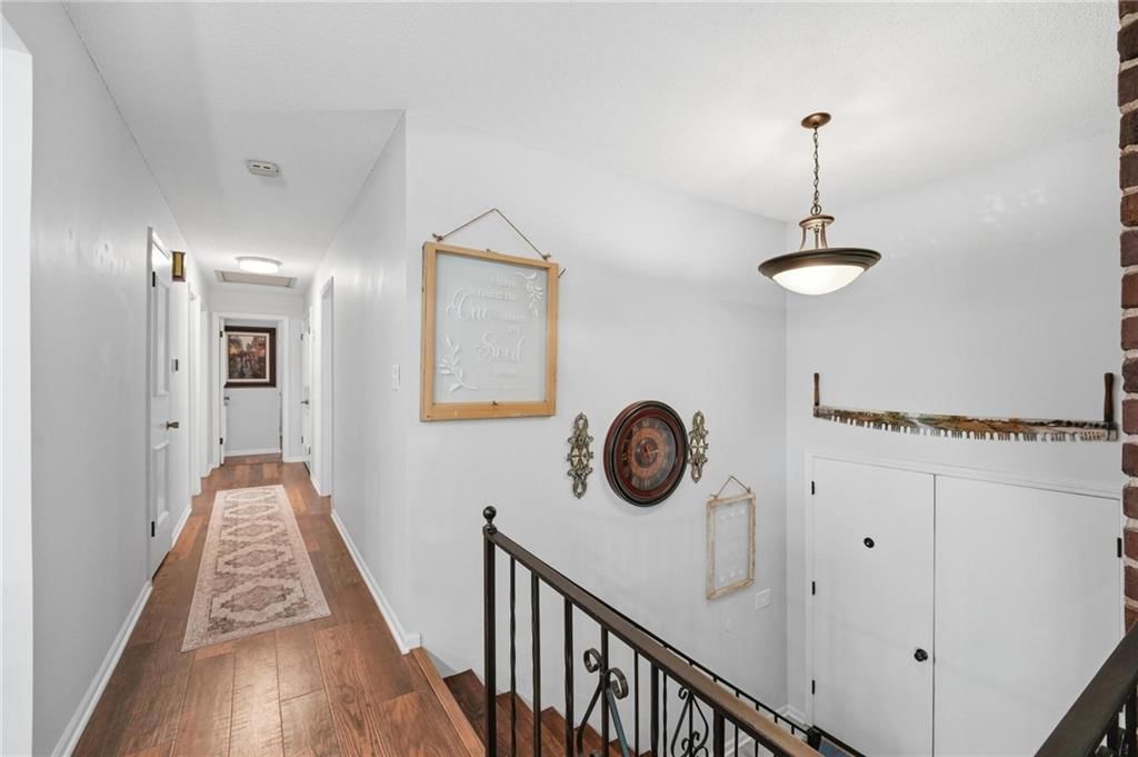 10404 Wyandotte Street — photo 18