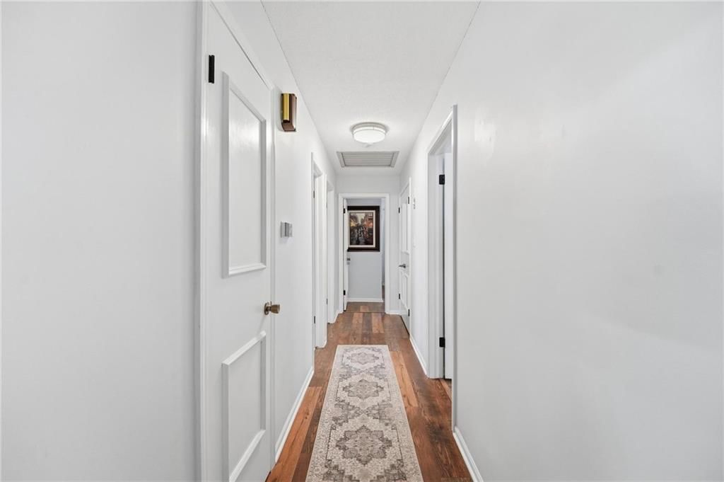 10404 Wyandotte Street — photo 19