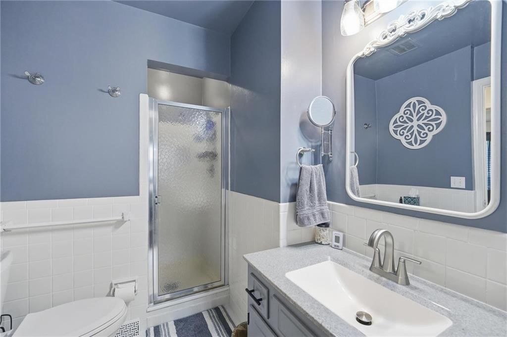 10404 Wyandotte Street — photo 23