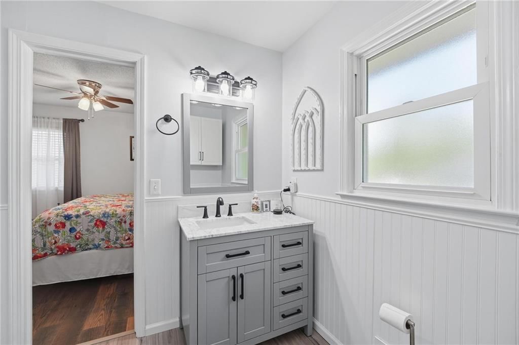 10404 Wyandotte Street — photo 27