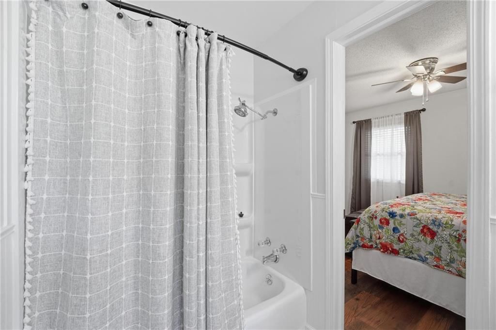 10404 Wyandotte Street — photo 28