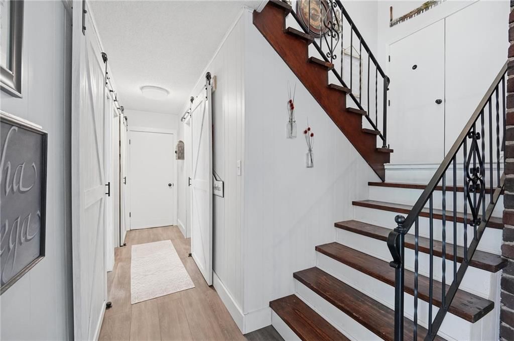 10404 Wyandotte Street — photo 31