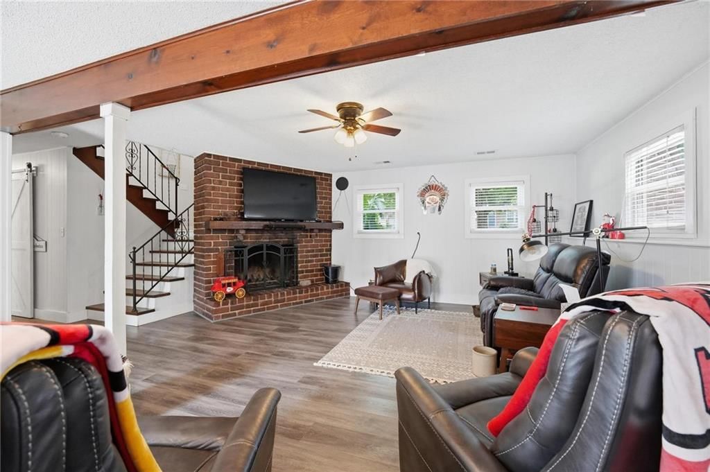 10404 Wyandotte Street — photo 33