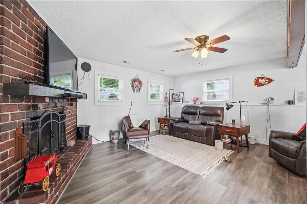 10404 Wyandotte Street — photo 35
