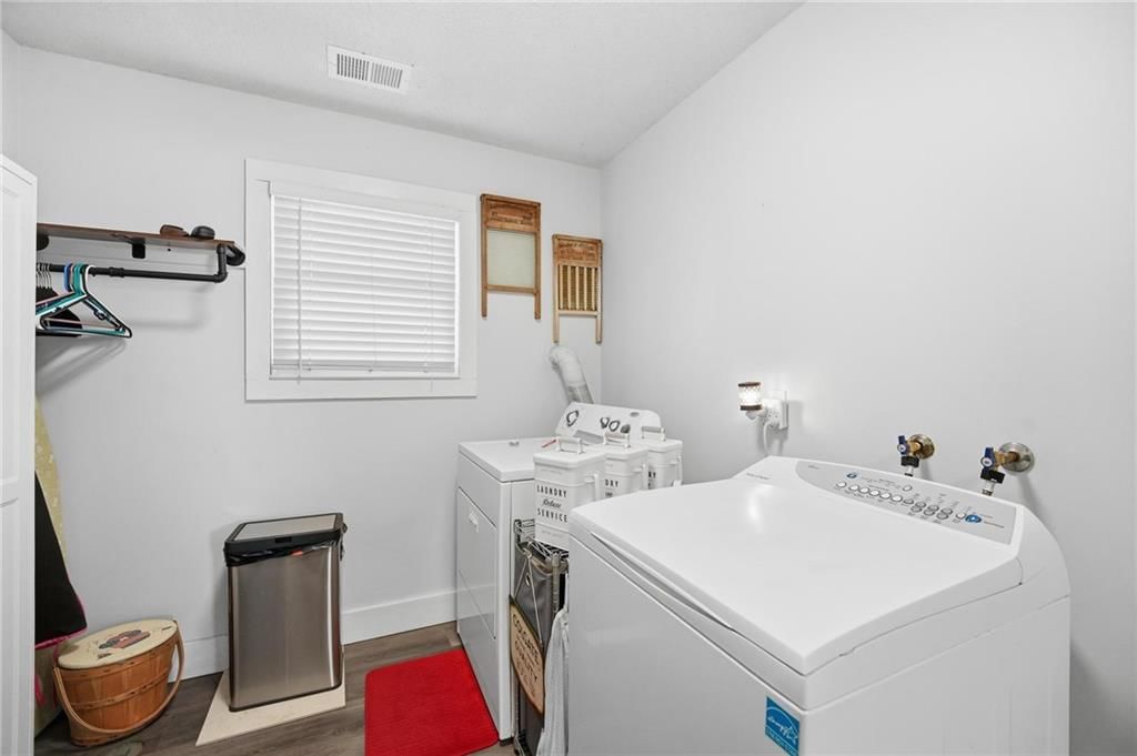 10404 Wyandotte Street — photo 42