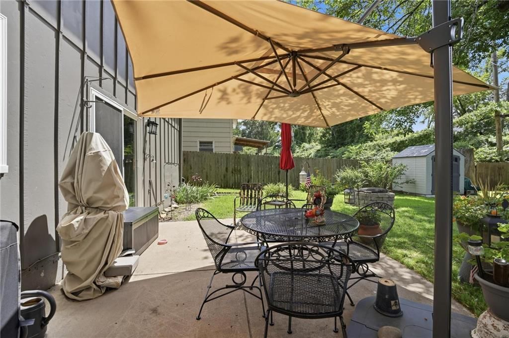10404 Wyandotte Street — photo 46