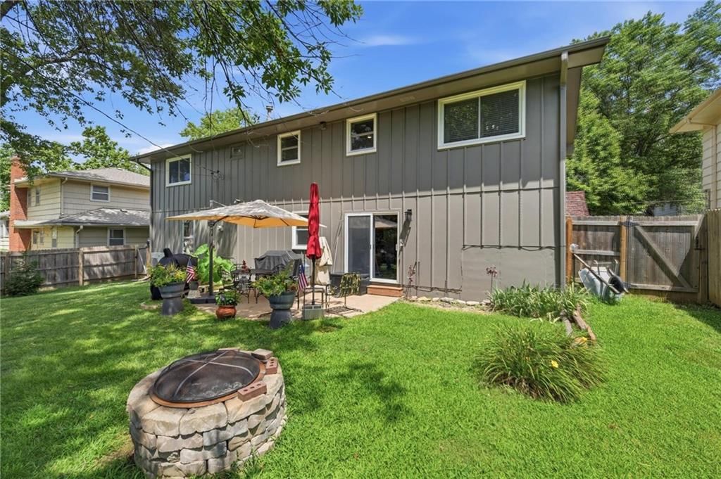 10404 Wyandotte Street — photo 48