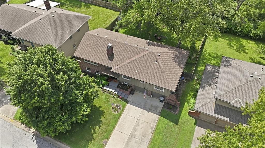 10404 Wyandotte Street — photo 55