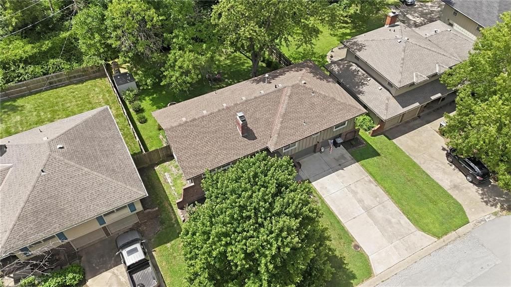 10404 Wyandotte Street — photo 56
