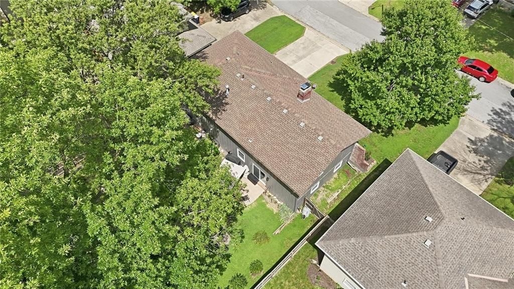 10404 Wyandotte Street — photo 57