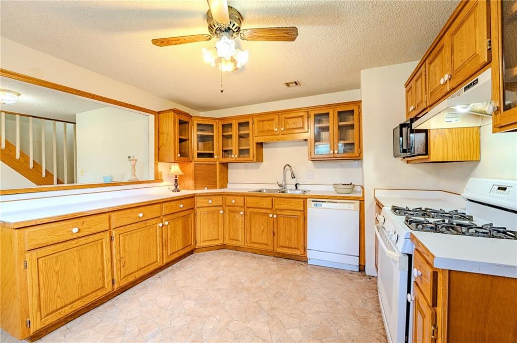 323 S Holbrook Street — photo 8