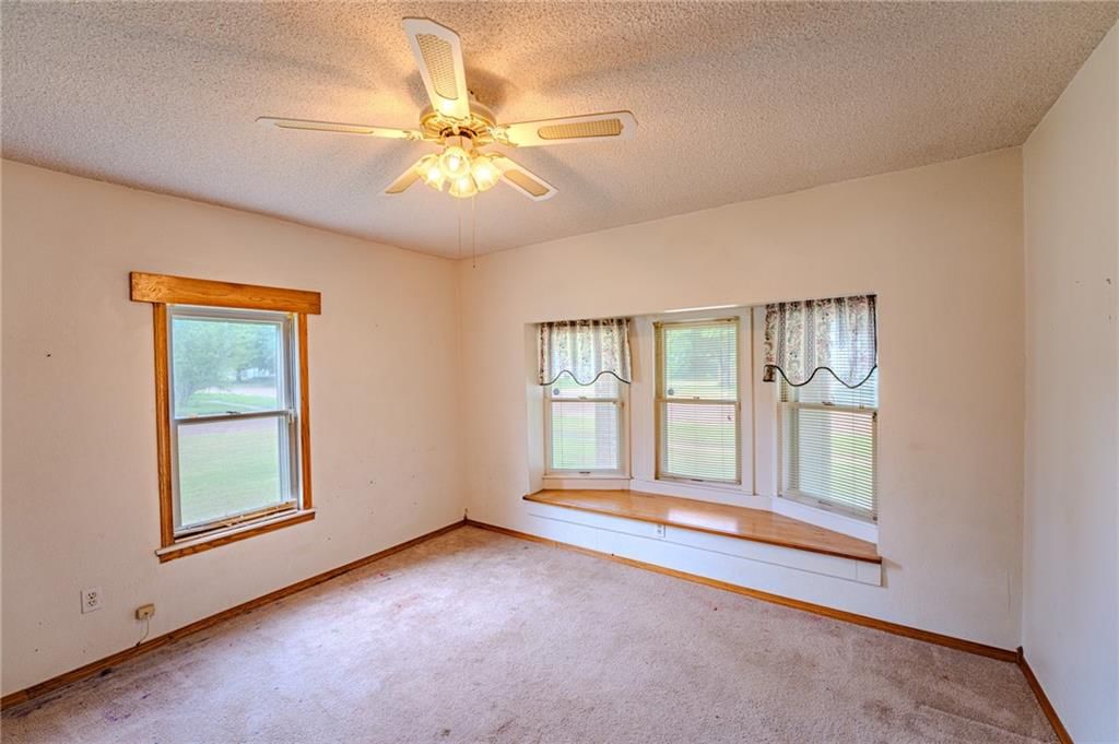 323 S Holbrook Street — photo 14
