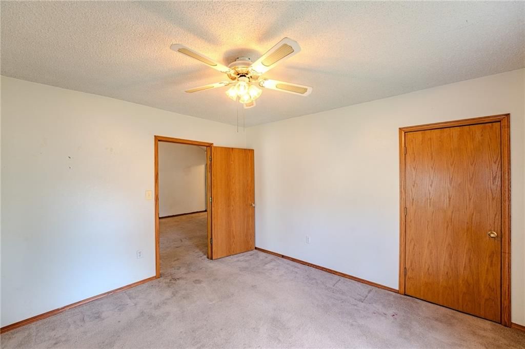 323 S Holbrook Street — photo 15