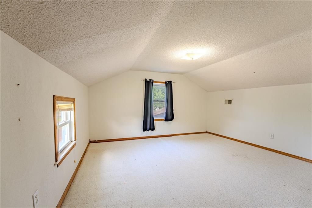 323 S Holbrook Street — photo 19