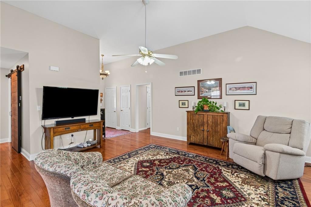 1911 Country Ridge Drive — photo 10
