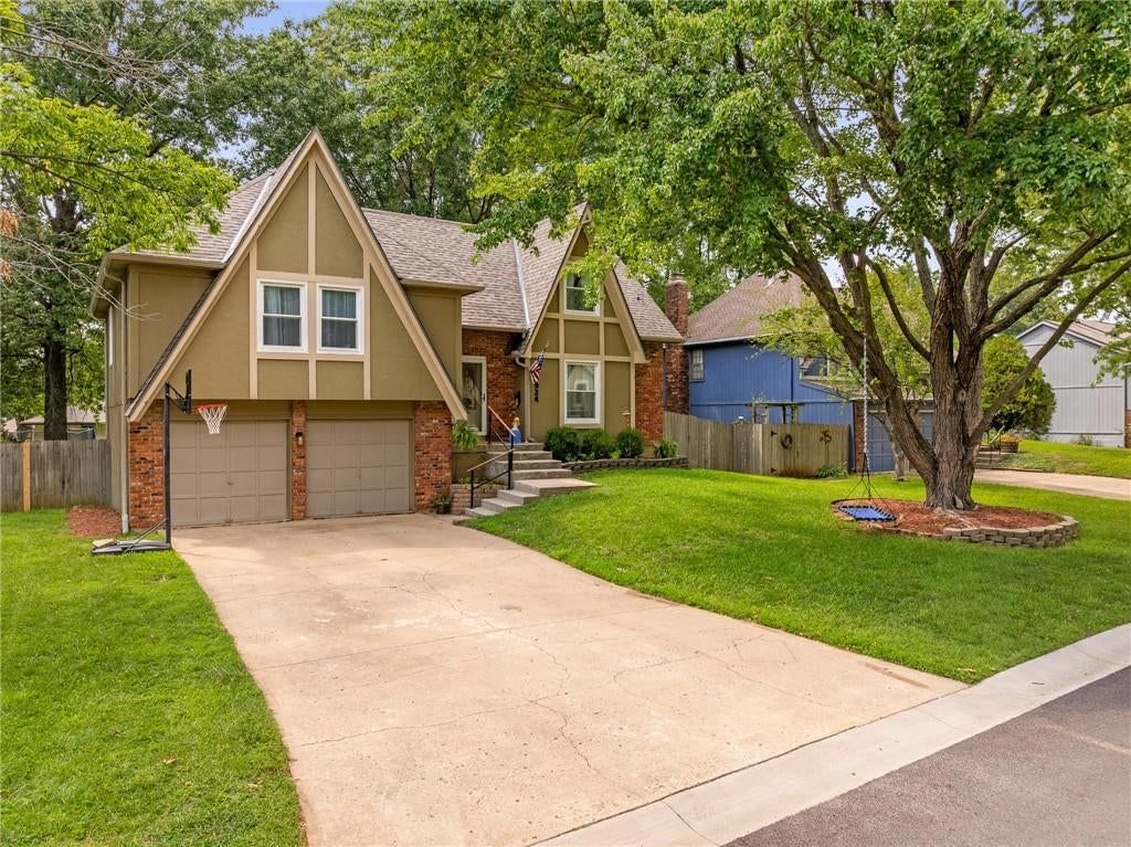 13924 S Tomahawk Drive — photo 2