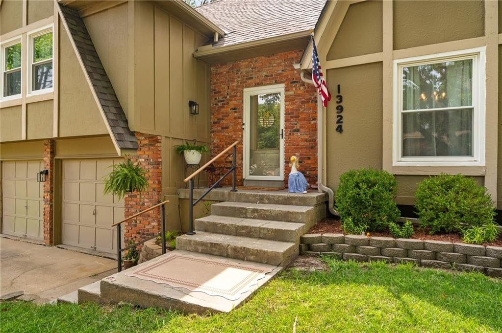 13924 S Tomahawk Drive — photo 3