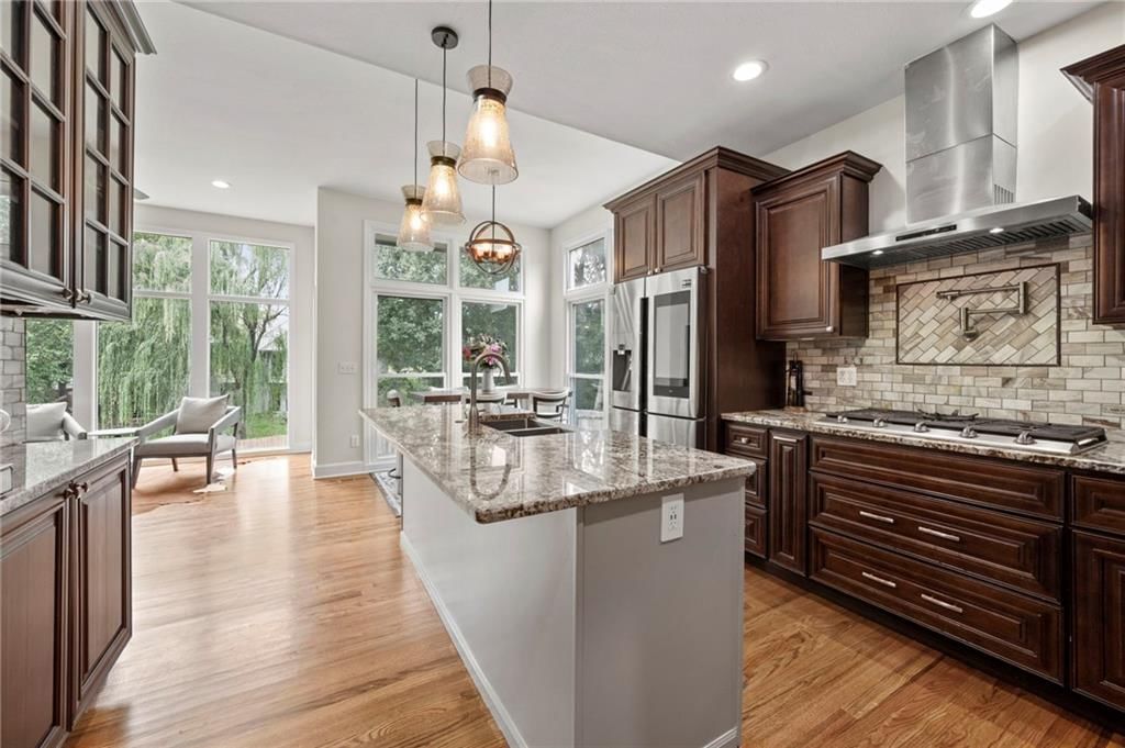 4800 NE 60th Terrace — photo 9