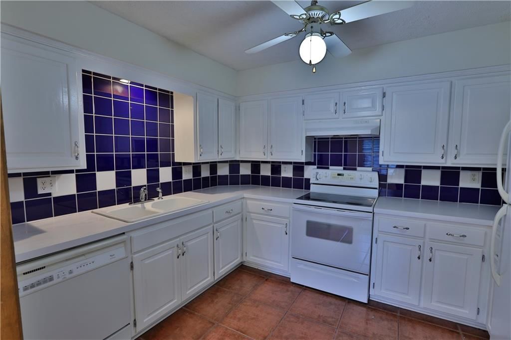 13723 W 58th Terrace — photo 5
