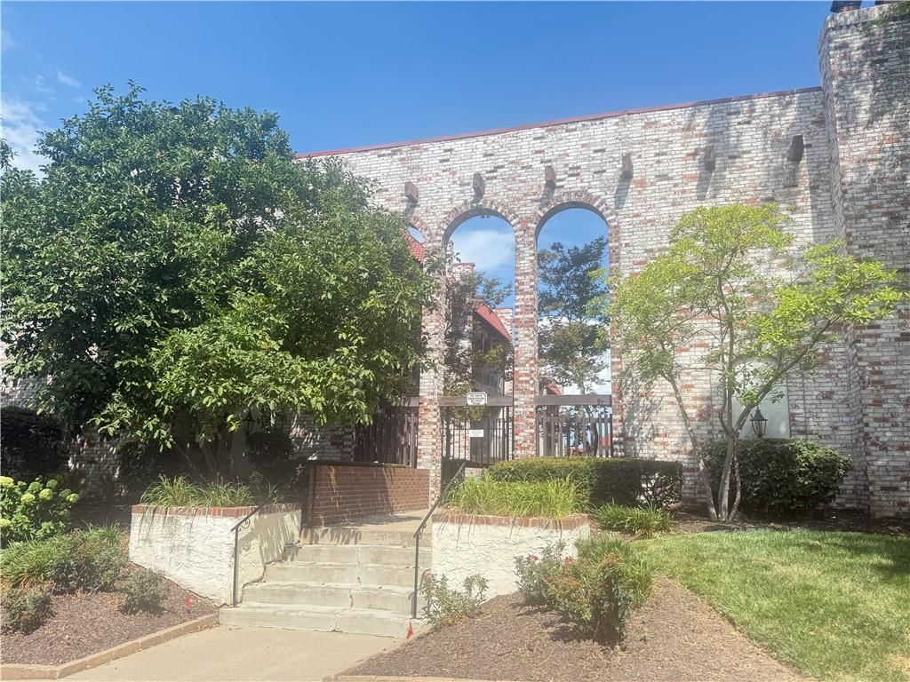 5013 Walnut Street — photo 1