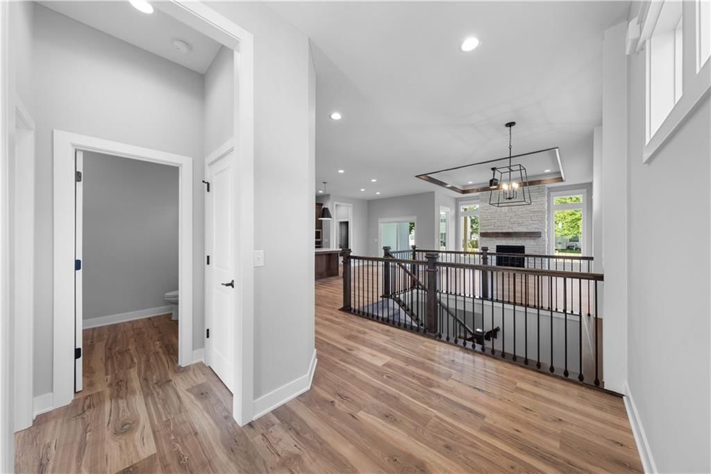 1148 SW Whitby Drive — photo 2