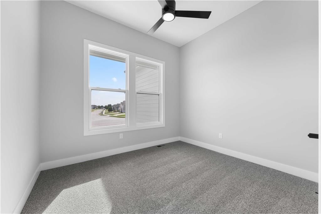 1148 SW Whitby Drive — photo 5
