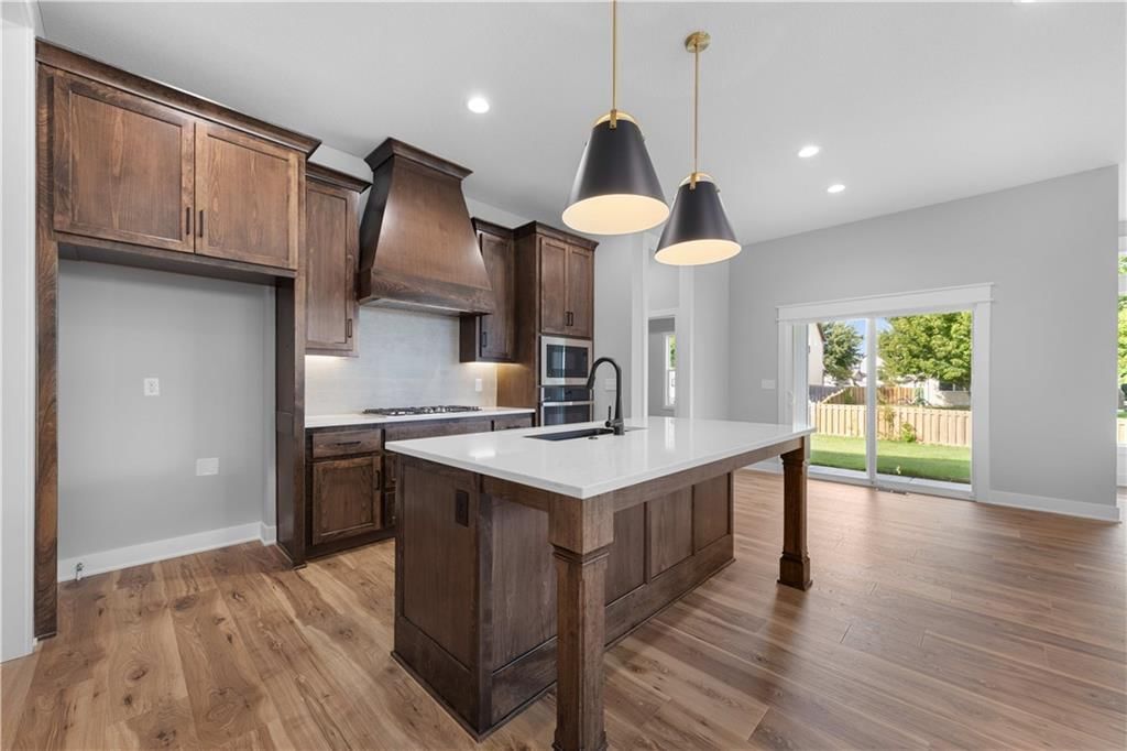 1148 SW Whitby Drive — photo 8