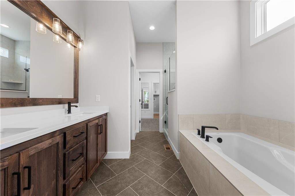 1148 SW Whitby Drive — photo 18