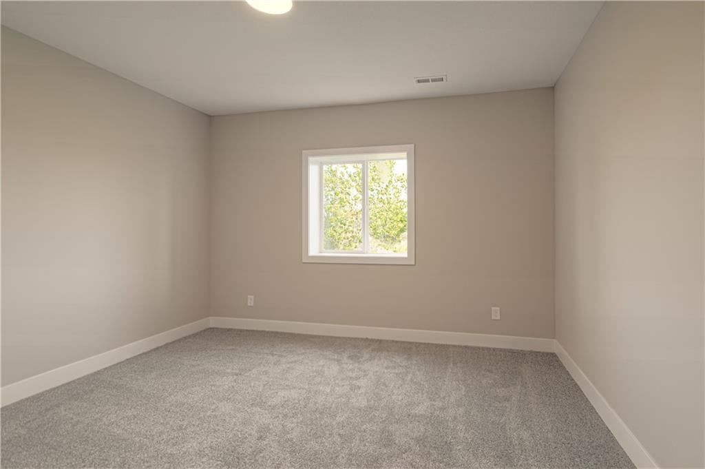 Photo 39 of 52 - 1148 SW Whitby Drive, Lee's Summit, MO 64083