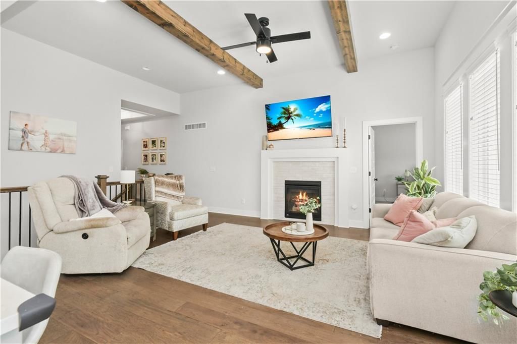 1305 NW Crestwood Drive — photo 8