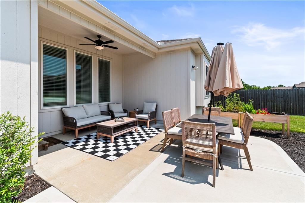 1305 NW Crestwood Drive — photo 32