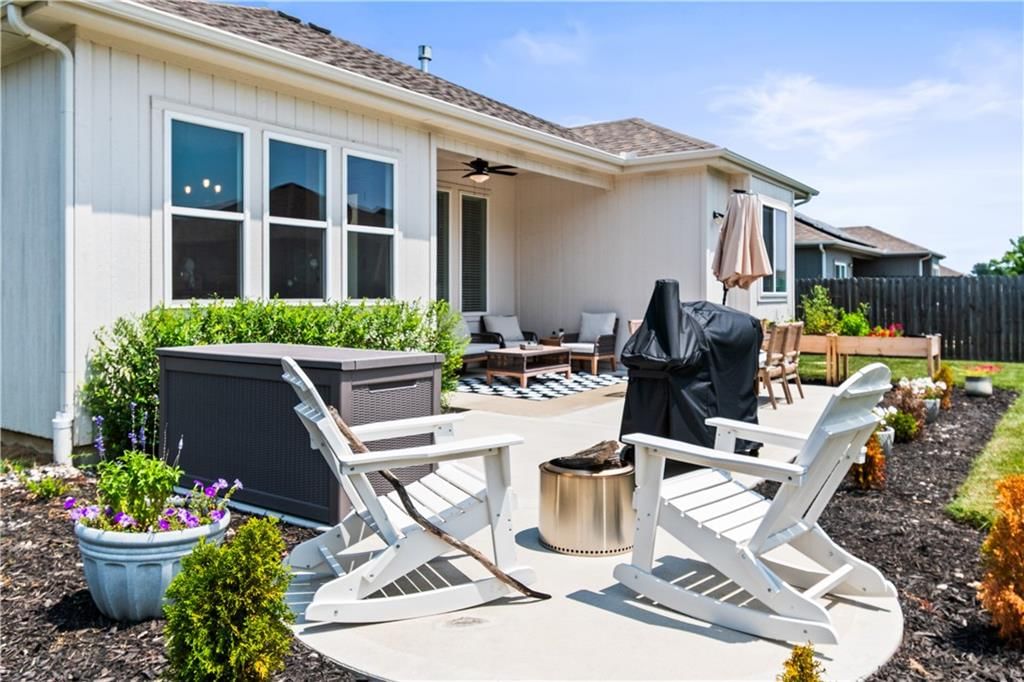 1305 NW Crestwood Drive — photo 33