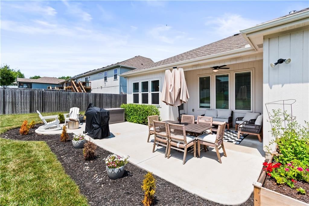 1305 NW Crestwood Drive — photo 34