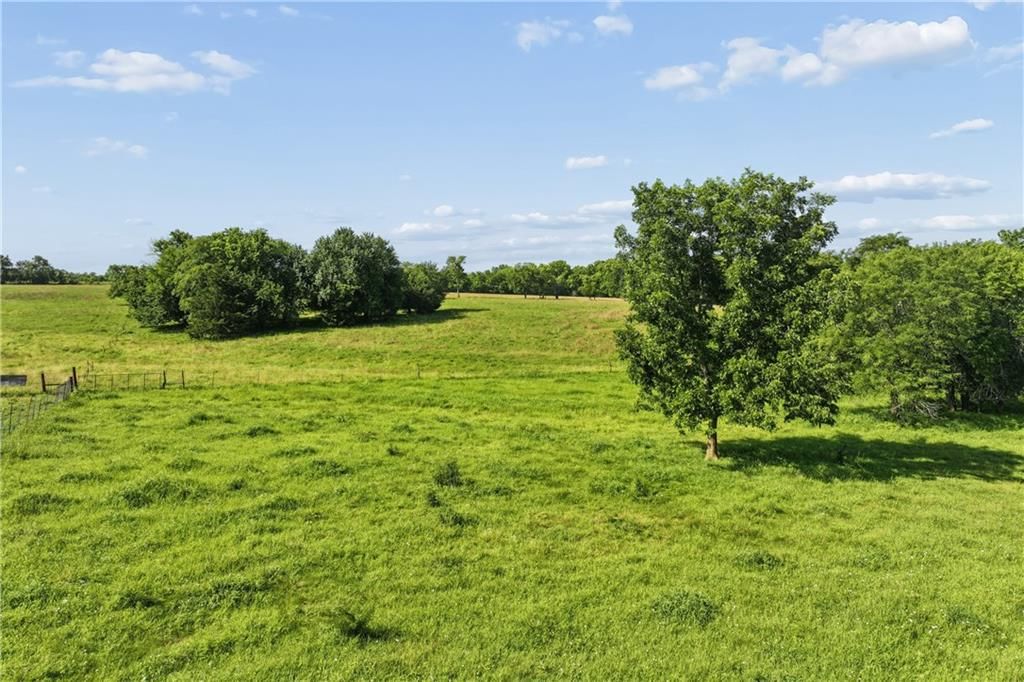 Photo 7 of 12 - W 375th Street, Osawatomie, KS 66064